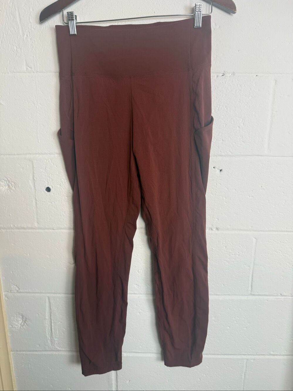 Athleta Trekkie Hybrid Crop Tight Women’s 4 Brown Hiking Travel Utility Leggings